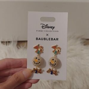 🎄FIRM! NWT DISNEY PARKS COLLECTION X BAUBLEBAR 2023 CHIP & DALE SNOWMAN EARRING